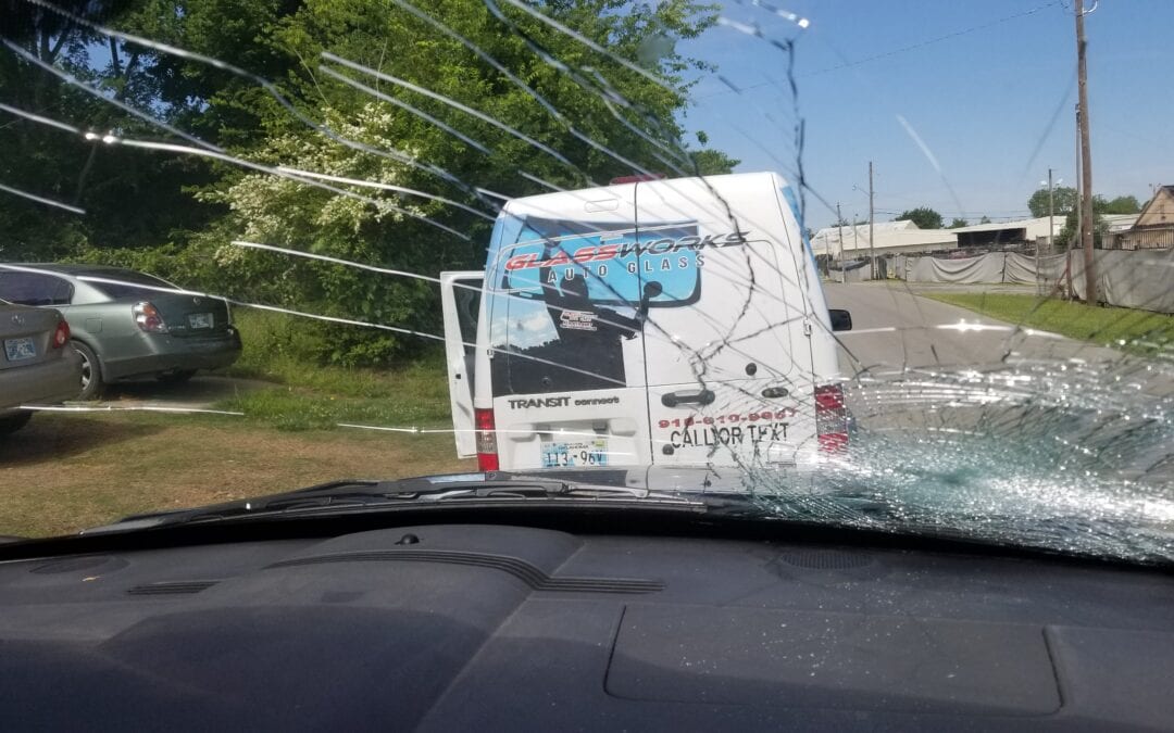 windshield replacement Jenks, Damaged windshield Tulsa, damaged windshield, Jenks mobile window repair, mobile windshield repair, mobile auto glass repair, Windshield Repair Tulsa, GlassWorks Auto Glass
