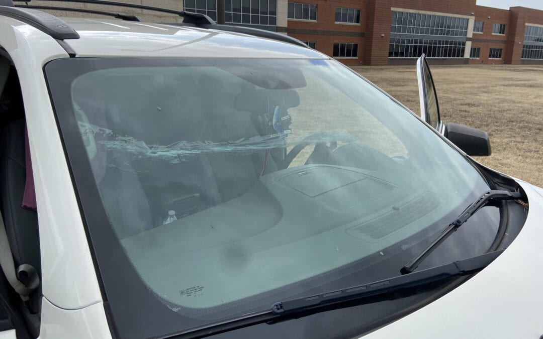 Complete auto glass replacement, car power window repair, find auto glass Tulsa, Windshield Replacement Tulsa (973)